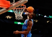 爱游戏下载安装-NBA选手技惊四座，超级扣篮惊艳球迷