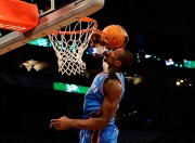 爱游戏下载安装-NBA选手技惊四座，超级扣篮惊艳球迷