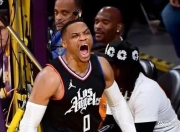 爱游戏体育app下载-NBA球员们在激烈角逐中崭露头角